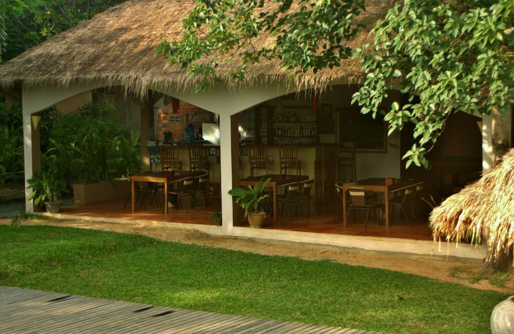 Botanica Hotel Kep Buitenkant foto